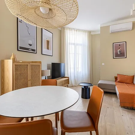 Le Windsor Confortable Pour Un Sejour Au Calme En Centre-ville Apartment